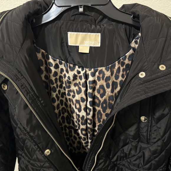Michael Kors' quilted anorak coat, clever zip-out hood hidden, wing collar. - Picture 11 of 11